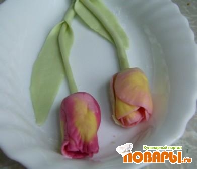 Лепить можно и из мастики.