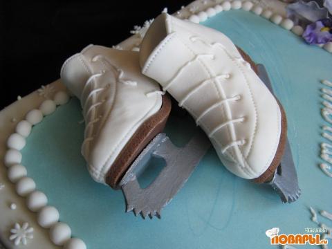 Фигурные коньки из мастики