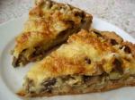 Пирог с грибами и картофелем