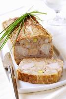 Нежный паштет из фазана,утиной печени,мусом из ципленка с белыми грибами и грушой в вине,обернутый в парму