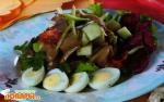 Салат с маринованными грибами