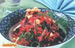 Салат из свеклы с орехами, черносливом и изюмом