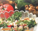 Салат с рыбой и крабами