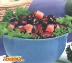 Салат из фасоли со шкварками
