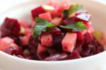 Салат со свеклой, фасолью и яблоком