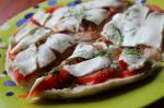 Пицца из тандырной лепешке с редисом