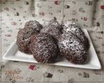 Шоколадные мадленки с черносливом.