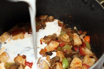 Шаг 6: Влить сливки