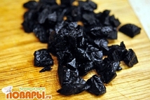 Шаг 4: Чернослив после предварительной подготовки следует …