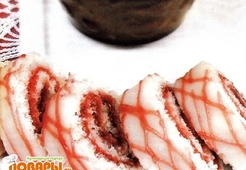 Рулет клубничный