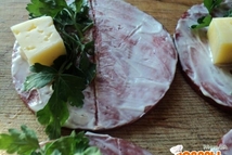 Шаг 4: Каждый кусочек колбасы одной чертой …