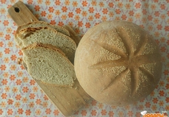 Серый хлеб с амаранто