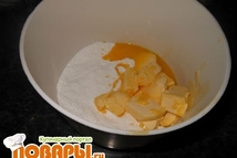 Шаг 2: Взбить миксером сахарную пудру и …