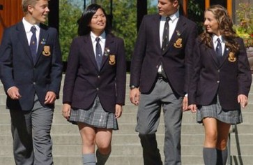 Статья: Студенткам запретили завтракать в нижнем белье