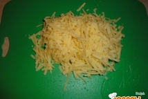 Шаг 4: Когда лук и морковь потушились, …