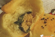 Шаг 4: Полученный паштет посолить, поперчить. Тесто …