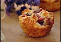 Творожные маффины с кокосом и малиной