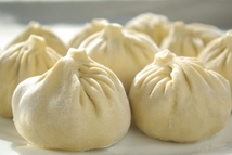 Шаг 3: Можно катать колбаски, отрезать кусочки …