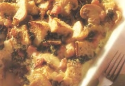 Запеканка с ветчиной, сыром и грибами