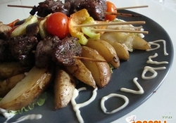 Рецепт: Кусочки говядины на шпажках