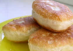 Рецепт: Пирожки с кислой капустой