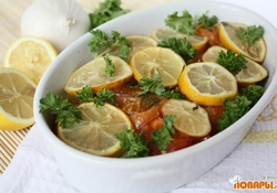 Рецепт: Запеченная рыба с помидорами и лимоном