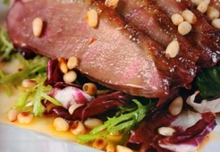 Салат с утиной грудкой