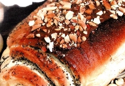 Булочки с маком и орехами