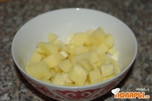 Шаг 2: Помещаем их в чашу мультяшки, …