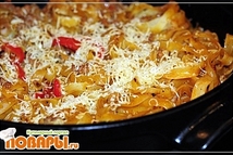 Шаг 7: Посыпаем тертым сыром и убираем …