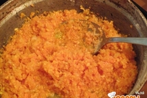 Шаг 7: Пока наши тефтели обжариваются, приготовим …