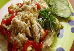 Рецепт: «Омлет» с ячневой кашей и горошком