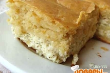 Шаг 6: Верх пирога смазываем сметанкой. Запекаем …