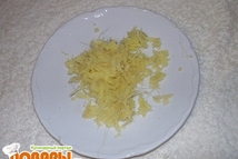 Шаг 2: Корень имбиря очищаем от верхнего …