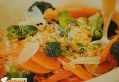 Пикантный рис с овощами