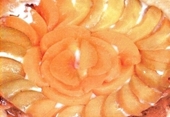 Пирог с консервированными персиками