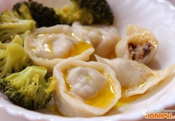 Постные пельмени с грибами и капустой