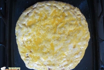 Шаг 7: Сверху накрываем другой половинкой теста …