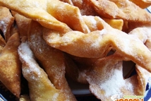 Шаг 3: Раскатанный лист нарезаем на полоски …