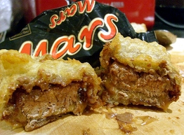 Статья: Кулинарные пристрастия шотландцев - обжаренный в масле батончик