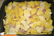 Шаг 2: Картофель почистить и порезать на …