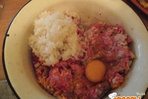 Шаг 14: В уже готовый фарш (кстати …