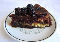 Рецепт: Торт "Ежевика в шоколаде", приготовленный в мультиварке