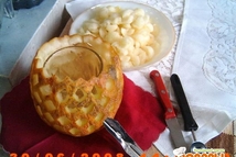 Шаг 1: В стакан положить свечу, оформить …