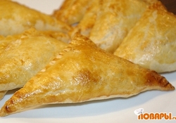 Рецепт: Слоеные пирожки с горбушей