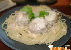 Рецепт: Мясные шарики в молочной подливе