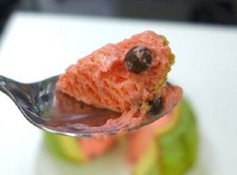 Торт в виде арбуза: нежный бисквит и сочная арбузная мякоть!