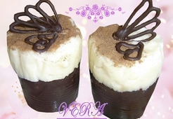 Нежное суфле в шоколадных стаканчиках