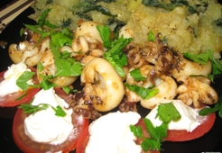 Чесночные каракатицы и пюре тушёное со шпинатом