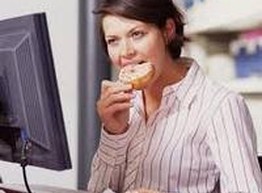 Когда мы чаще всего переедаем?